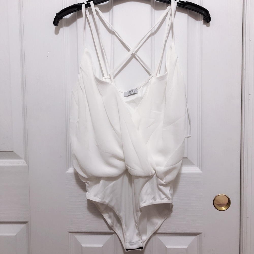 White bobysuit